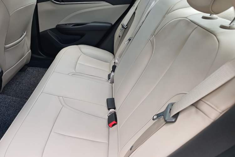 Used Buick GT 2018 15T Dual-Clutch Elite Model China V Standard Left Rear Seat
