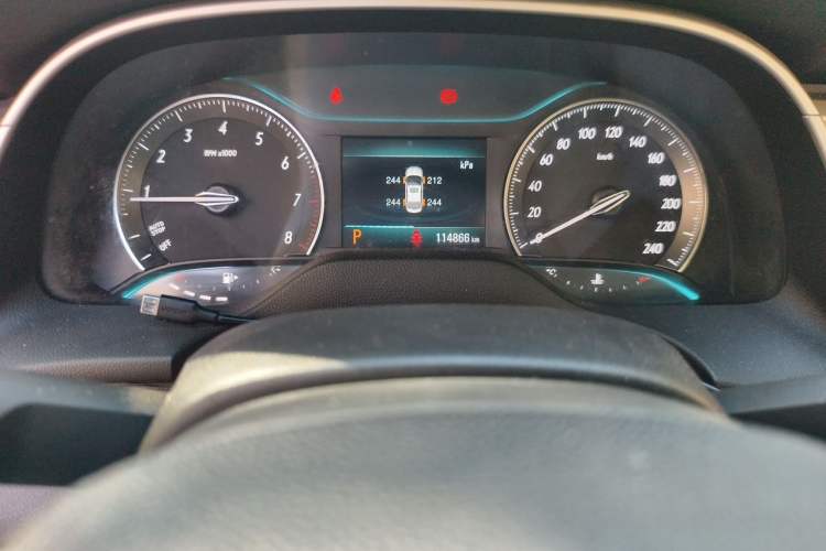 Used Buick GT 2018 18T Automatic Elite Model Odometer Close Up