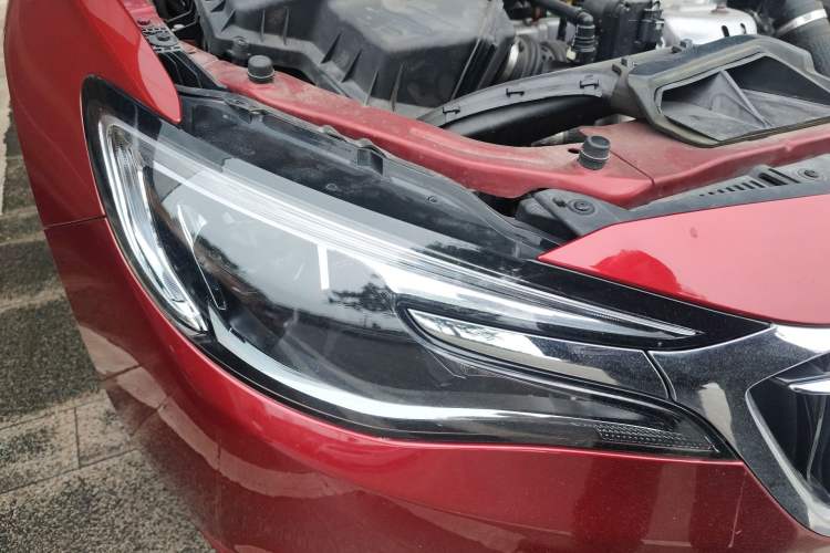 Used Buick GT 2018 18T Automatic Elite Model Right Front Headlight