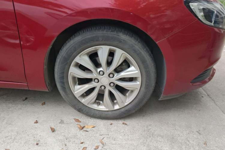 Used Buick GT 2018 15T Dual-Clutch Elite Model China V Standard Right Front Wheel Hub