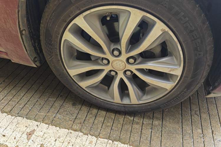 Used Buick GT 2018 18T Automatic Flagship Model Right Front Wheel Hub