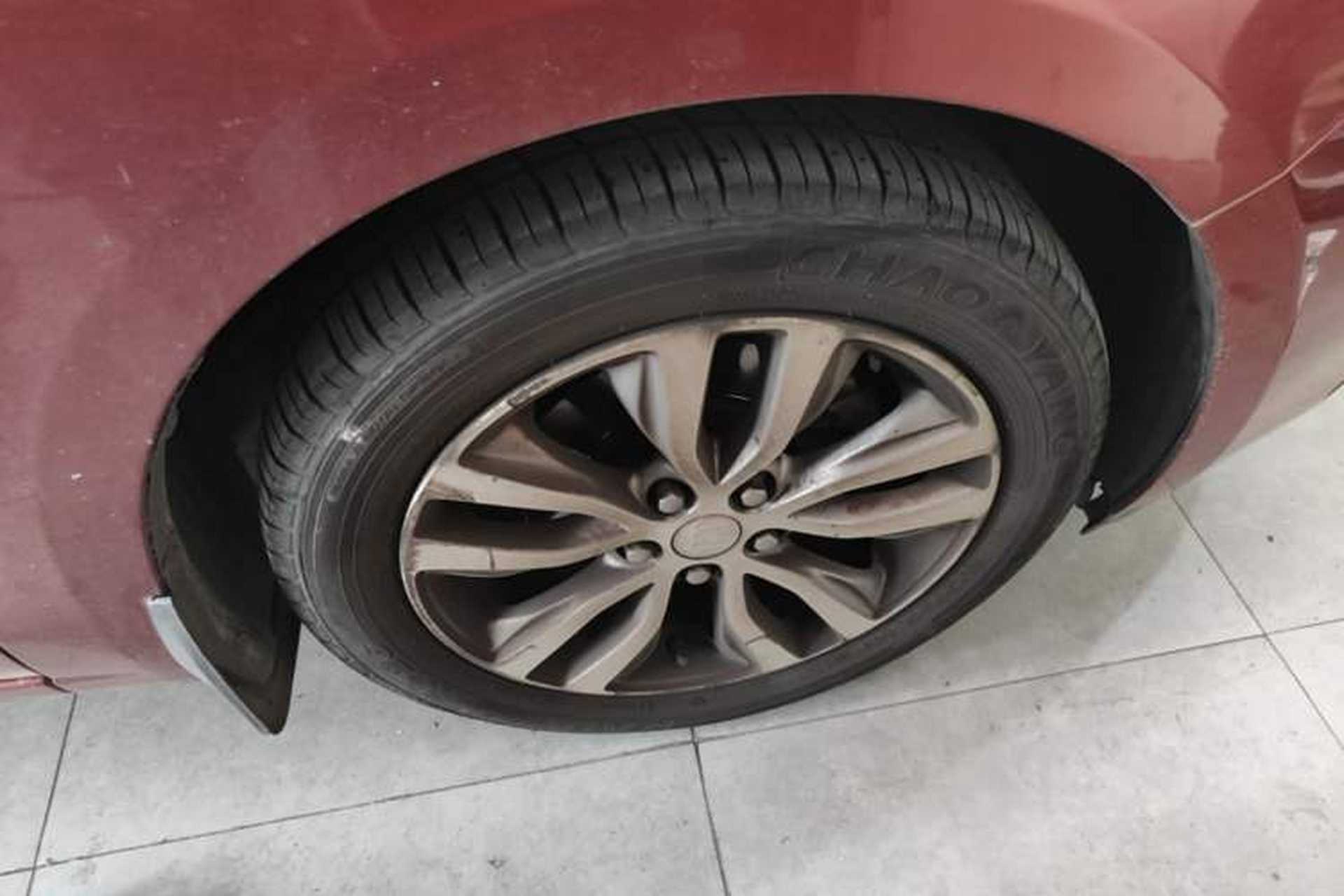 Used Buick GT 2018 18T Automatic Elite Model Right Front Wheel Hub