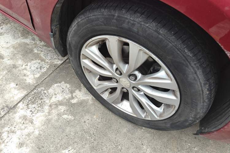 Used Buick GT 2018 15T Dual-Clutch Elite Model China V Standard Right Front Wheel Hub