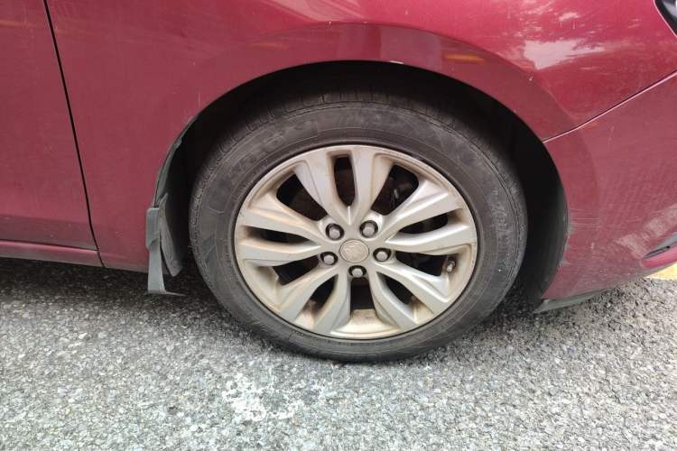 Used Buick GT 2018 15T Dual-Clutch Elite Model China V Standard Right Front Wheel Hub