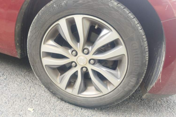 Used Buick GT 2018 18T Automatic Elite Model Right Front Wheel Hub