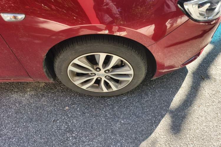Used Buick GT 2018 18T Automatic Elite Model Right Front Wheel Hub