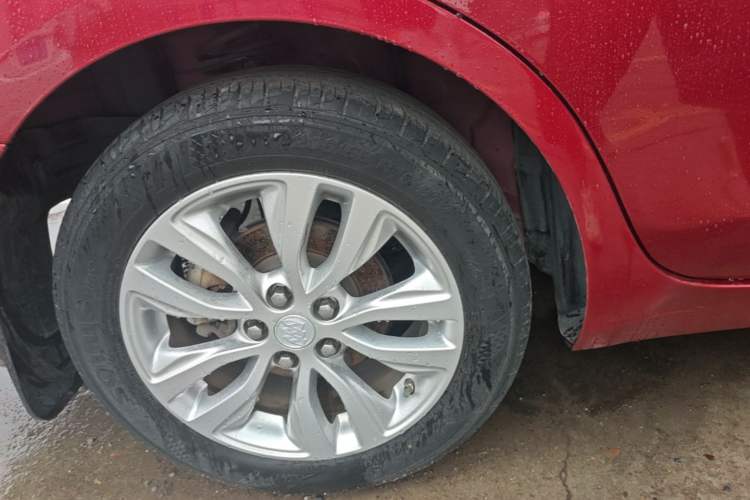 Used Buick GT 2018 15T Dual-Clutch Elite Model China V Standard Right Rear Wheel Hub