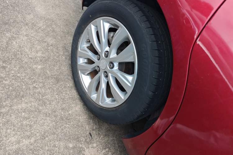 Used Buick GT 2018 15T Dual-Clutch Elite Model China V Standard Right Rear Wheel Hub