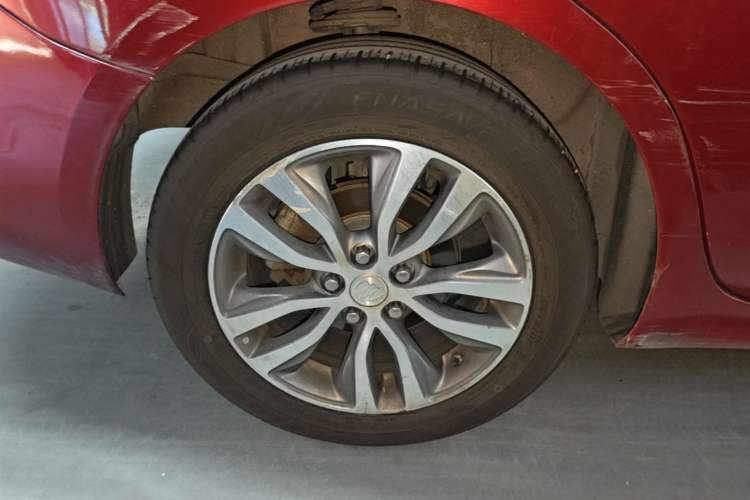 Used Buick GT 2018 18T Automatic Elite Model Right Rear Wheel Hub