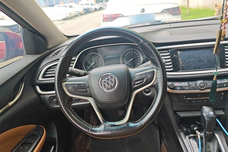 Used Buick GT 2018 18T Automatic Flagship Model Steering Wheel