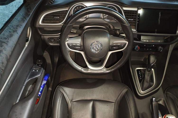 Used Buick GT 2018 18T Automatic Elite Model Steering Wheel