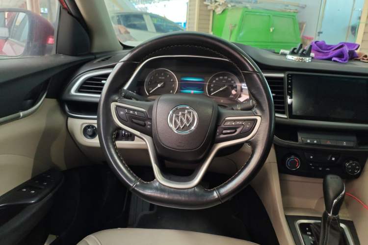 Used Buick GT 2018 15T Dual-Clutch Elite Model China V Standard Steering Wheel