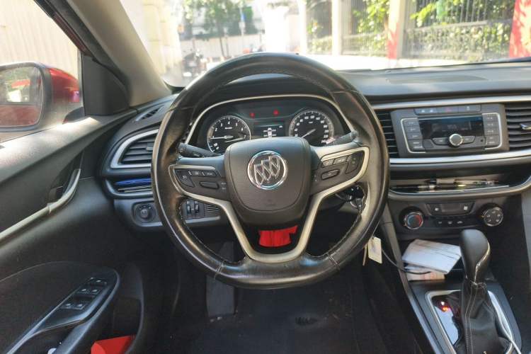 Used Buick GT 2018 18T Automatic Elite Model Steering Wheel