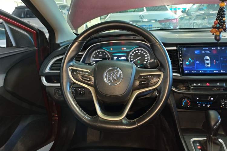 Used Buick GT 2018 18T Automatic Elite Model Steering Wheel