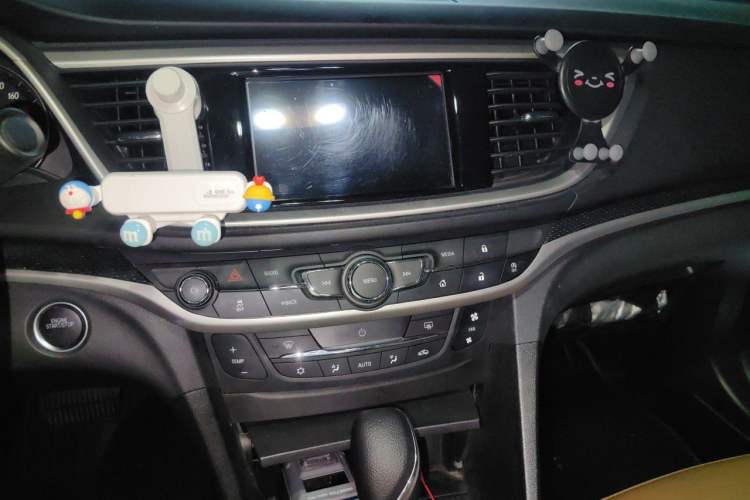Used Buick GT 2018 18T Automatic Flagship Model Audio And AC Panel