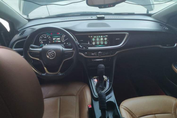 Used Buick GT 2018 18T Automatic Flagship Model Center Console