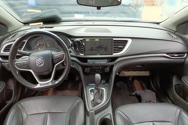 Used Buick GT 2018 18T Automatic Elite Model Center Console