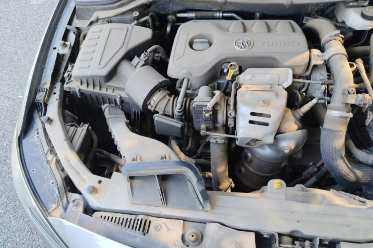 Used Buick GT 2018 15T Dual-Clutch Elite Model China V Standard Engine Bay Right