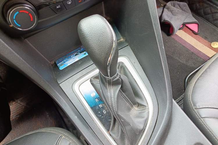 Used Buick GT 2018 18T Automatic Elite Model Gear Lever