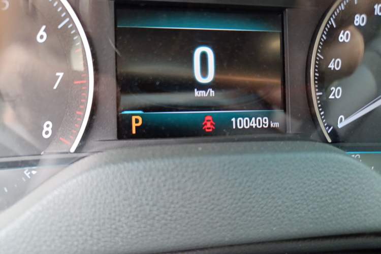Used Buick GT 2018 18T Automatic Elite Model Odometer Close Up