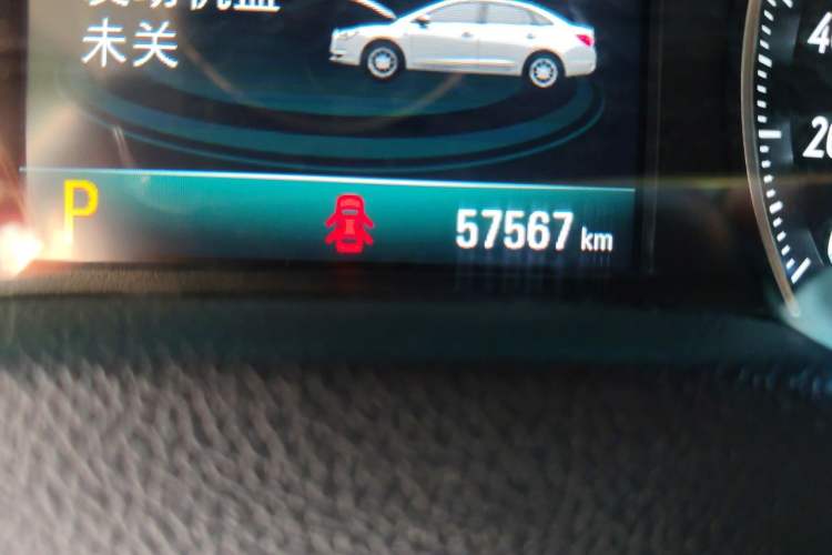 Used Buick GT 2018 15T Dual-Clutch Elite Model China V Standard Odometer Close Up