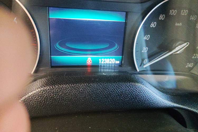 Used Buick GT 2018 15T Dual-Clutch Elite Model China V Standard Odometer Close Up