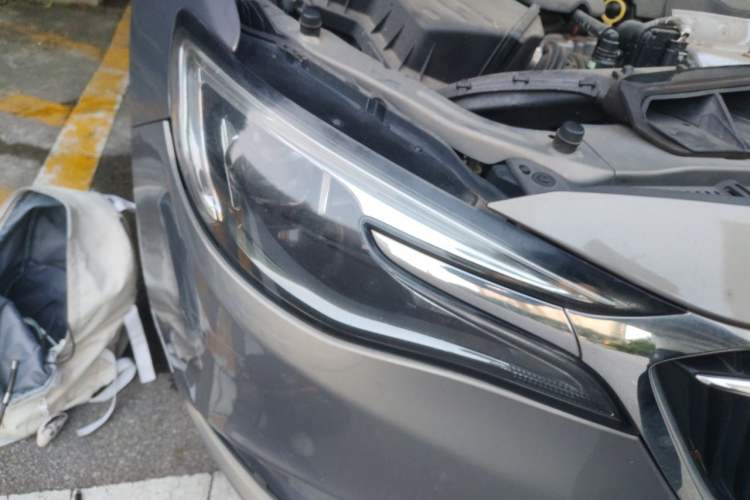 Used Buick GT 2018 18T Automatic Flagship Model Right Front Headlight