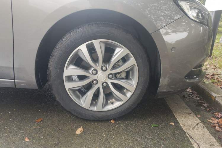 Used Buick GT 2018 18T Automatic Flagship Model Right Front Wheel Hub