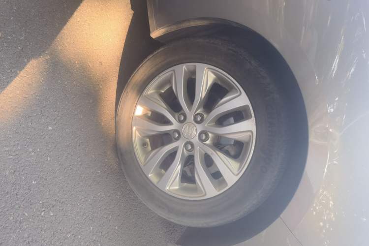 Used Buick GT 2018 15T Dual-Clutch Elite Model China V Standard Right Front Wheel Hub