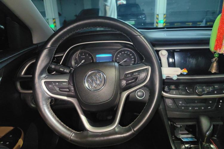 Used Buick GT 2018 18T Automatic Flagship Model Steering Wheel