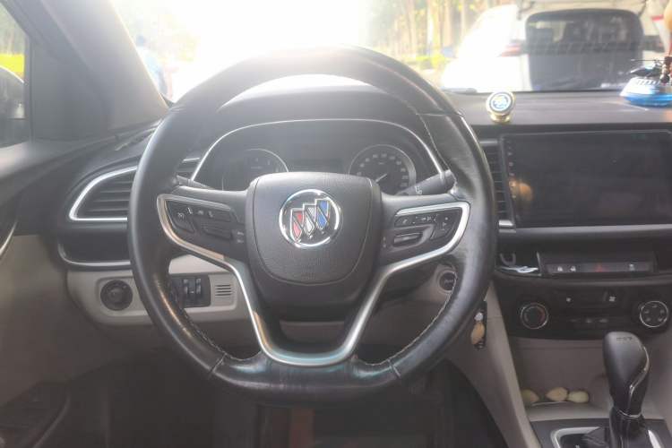 Used Buick GT 2018 15T Dual-Clutch Elite Model China V Standard Steering Wheel