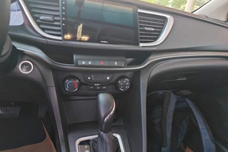 Used Buick GT 2018 18T Automatic Elite Model Audio And AC Panel