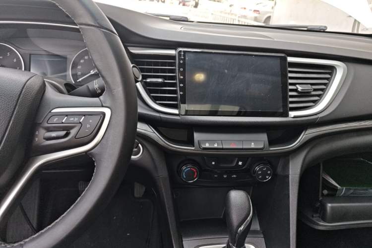 Used Buick GT 2018 18T Automatic Elite Model Audio And AC Panel