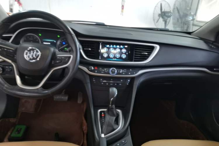 Used Buick GT 2018 18T Automatic Flagship Model Audio And AC Panel