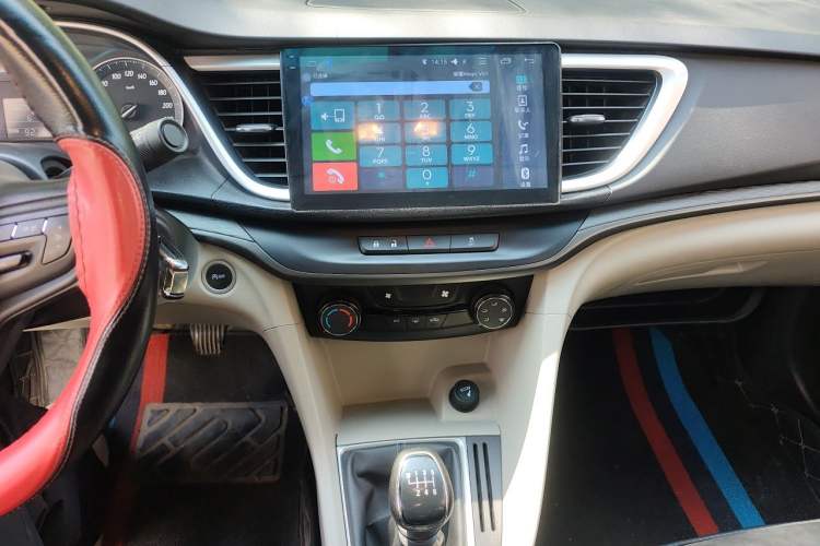 Used Buick GT 2018 15T Manual Entry-Level Version China V Standard Audio And AC Panel