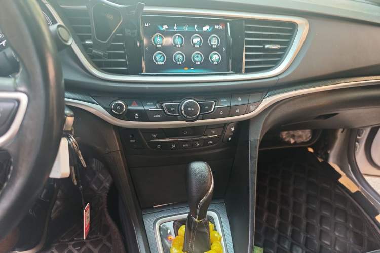 Used Buick GT 2018 18T Automatic Elite Model Audio And AC Panel