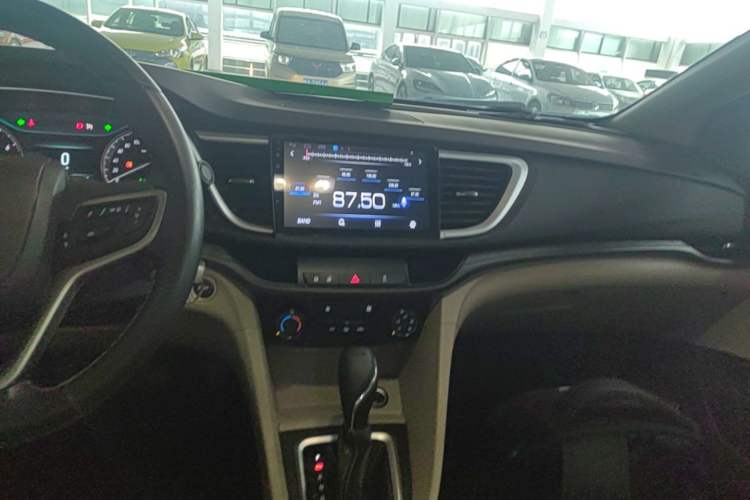 Used Buick GT 2018 15T Dual-Clutch Elite Model China V Standard Audio And AC Panel