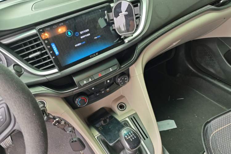 Used Buick GT 2018 15T Manual Entry-Level Version China V Standard Audio And AC Panel
