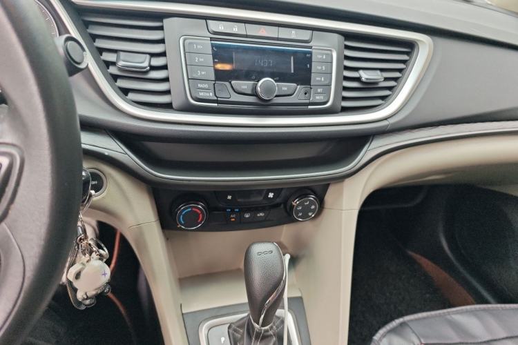 Used Buick GT 2018 15T Dual-Clutch Advanced Model China V Standard Audio And AC Panel