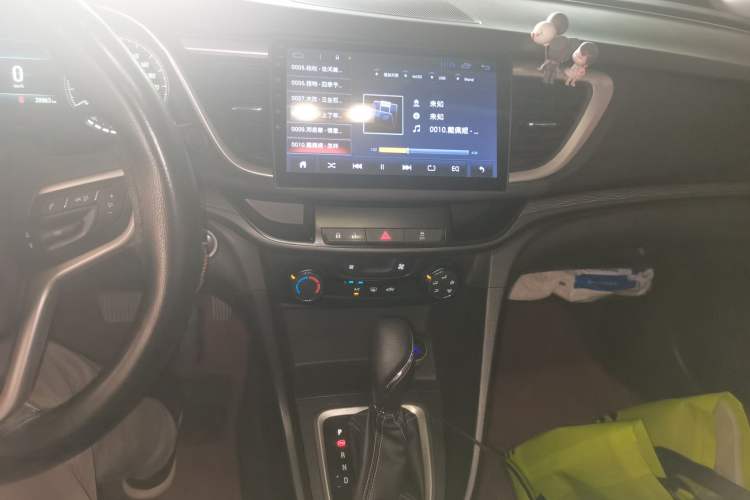 Used Buick GT 2018 18T Automatic Elite Model Audio And AC Panel