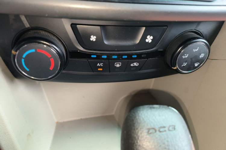 Used Buick GT 2018 15T Dual-Clutch Elite Model China V Standard Audio And AC Panel