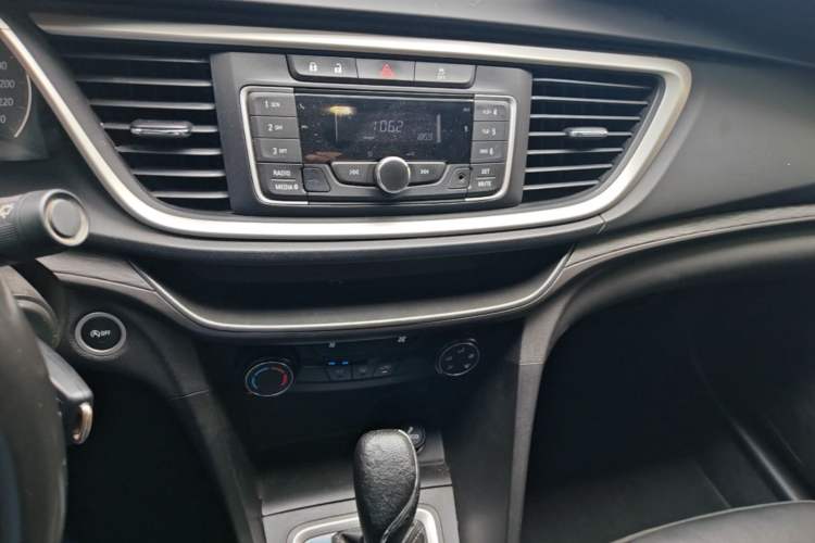 Used Buick GT 2018 18T Automatic Elite Model Audio And AC Panel