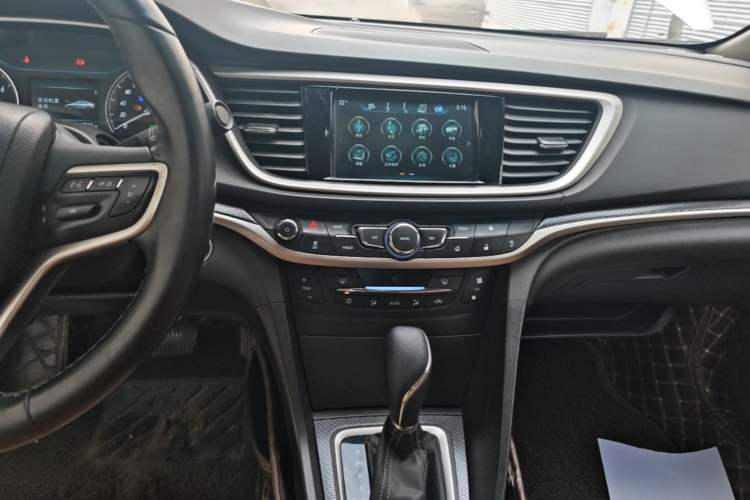 Used Buick GT 2018 18T Automatic Flagship Model Audio And AC Panel