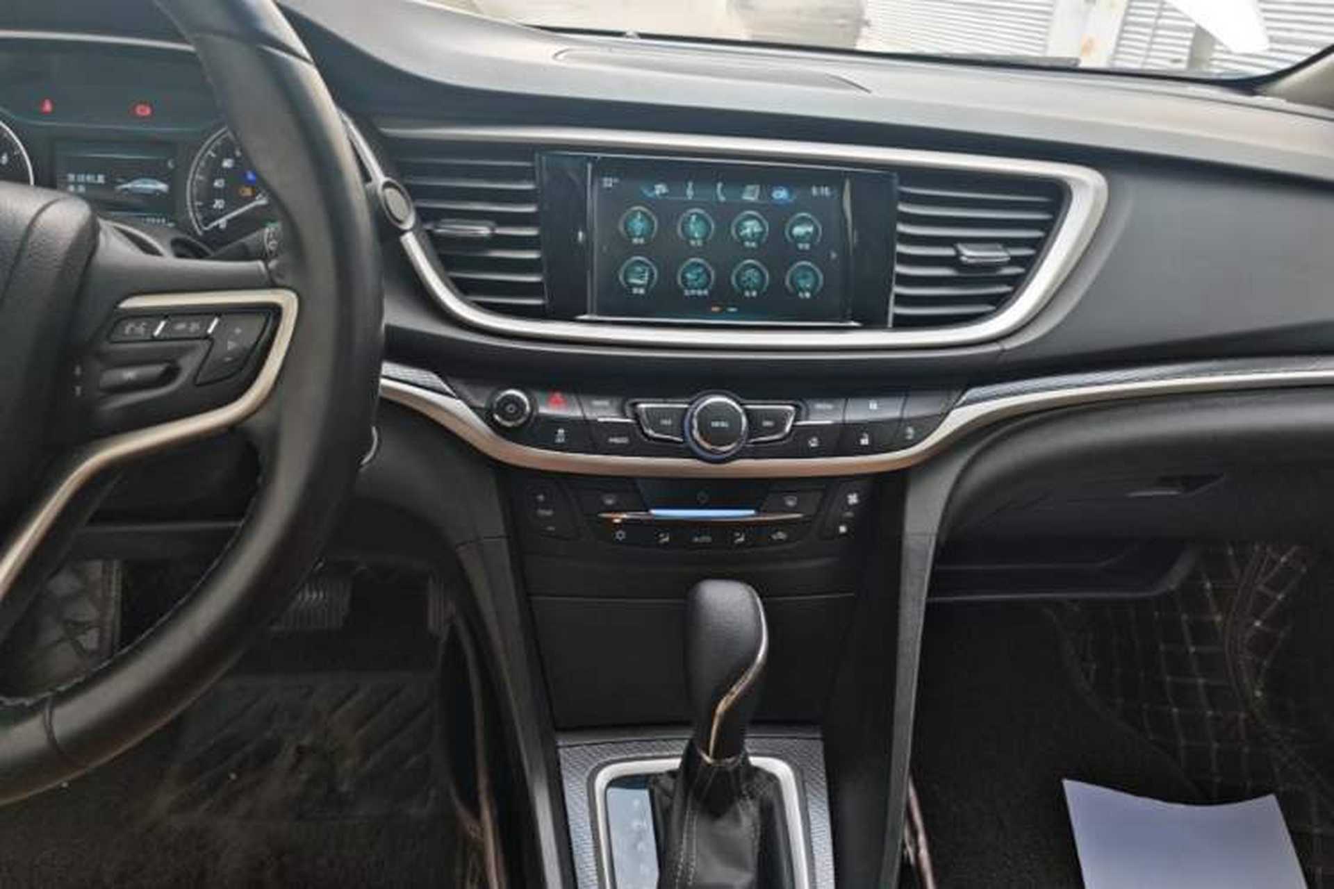 Used Buick GT 2018 18T Automatic Flagship Model Audio And AC Panel