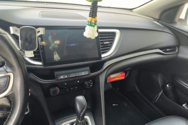 Used Buick GT 2018 18T Automatic Elite Model Audio And AC Panel