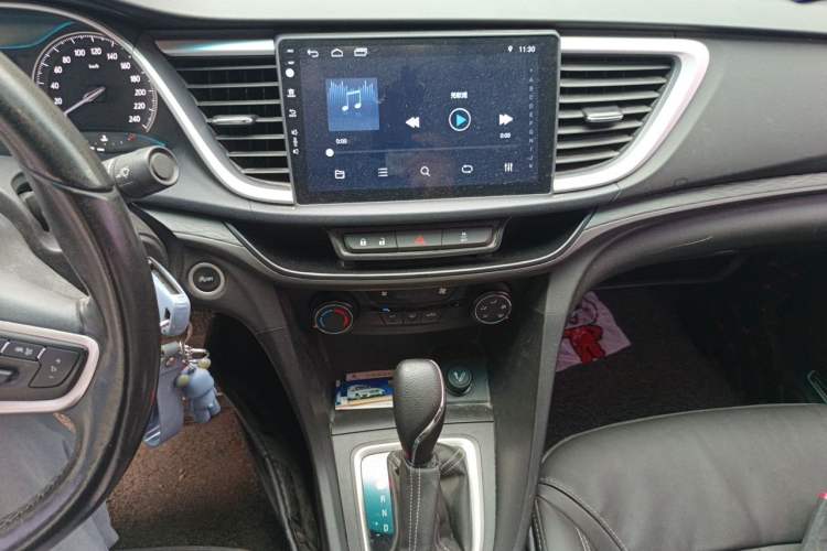 Used Buick GT 2018 18T Automatic Elite Model Audio And AC Panel