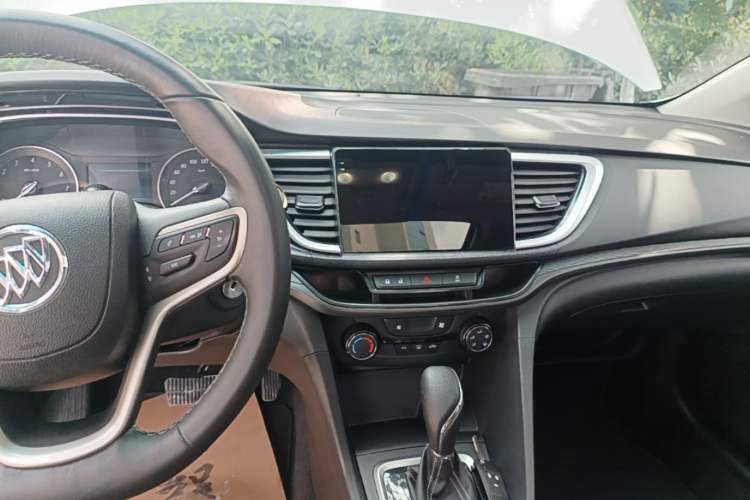 Used Buick GT 2018 18T Automatic Elite Model Audio And AC Panel