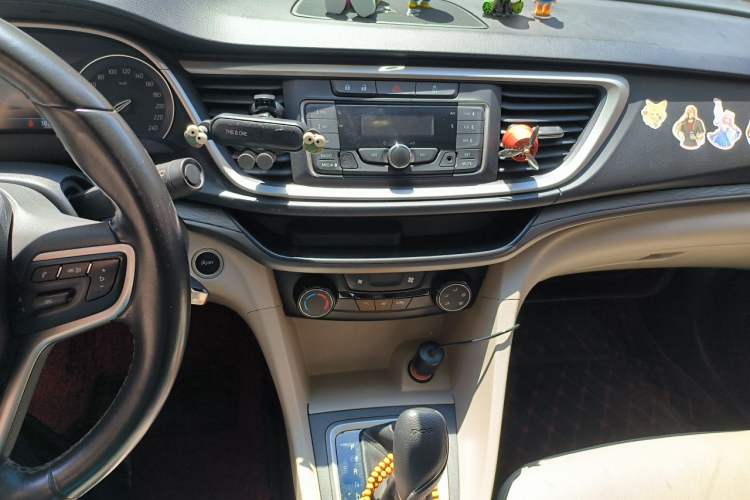 Used Buick GT 2018 15T Dual-Clutch Elite Model China V Standard Audio And AC Panel