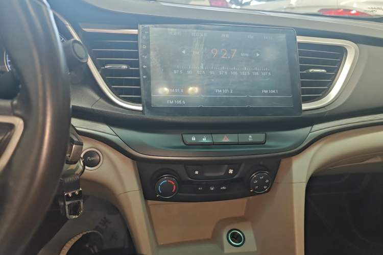 Used Buick GT 2018 15T Manual Elite Version China V Standard Audio And AC Panel