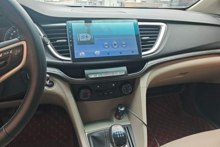 Used Buick GT 2018 15T Manual Elite Version China V Standard Audio And AC Panel